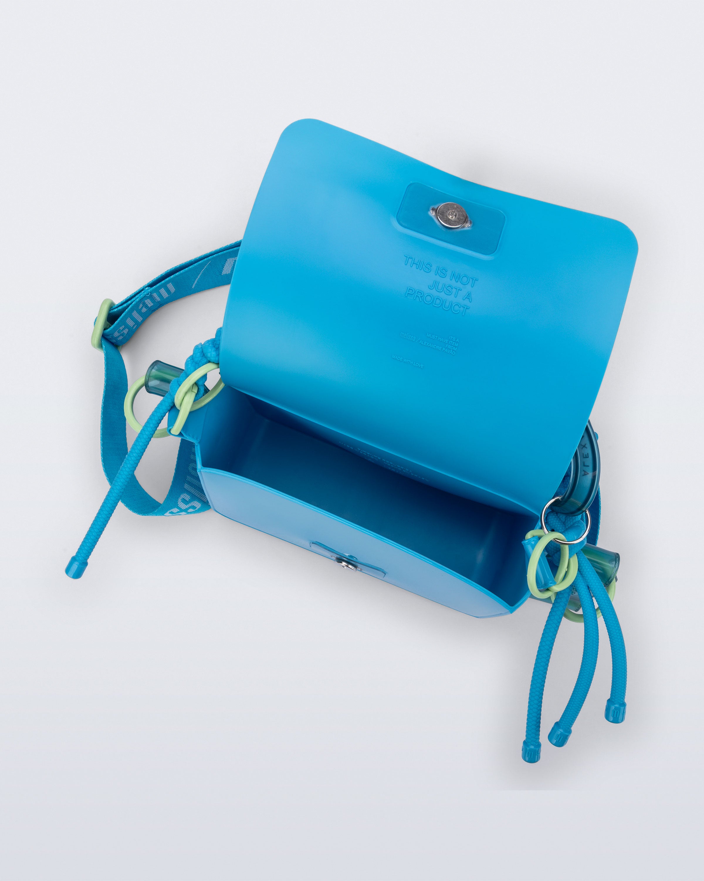 MELISSA OLGA BAG + ALEXANDRE PAVAO