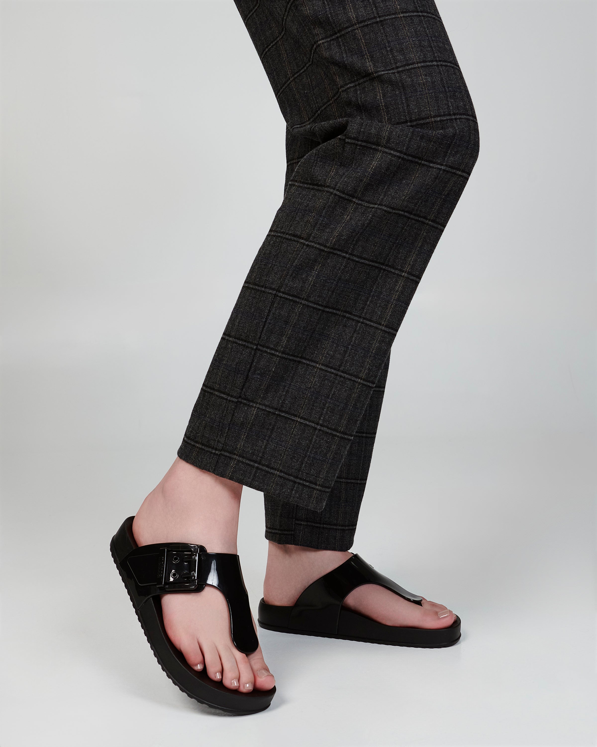 MELISSA COZY FLIP FLOP- BLACK