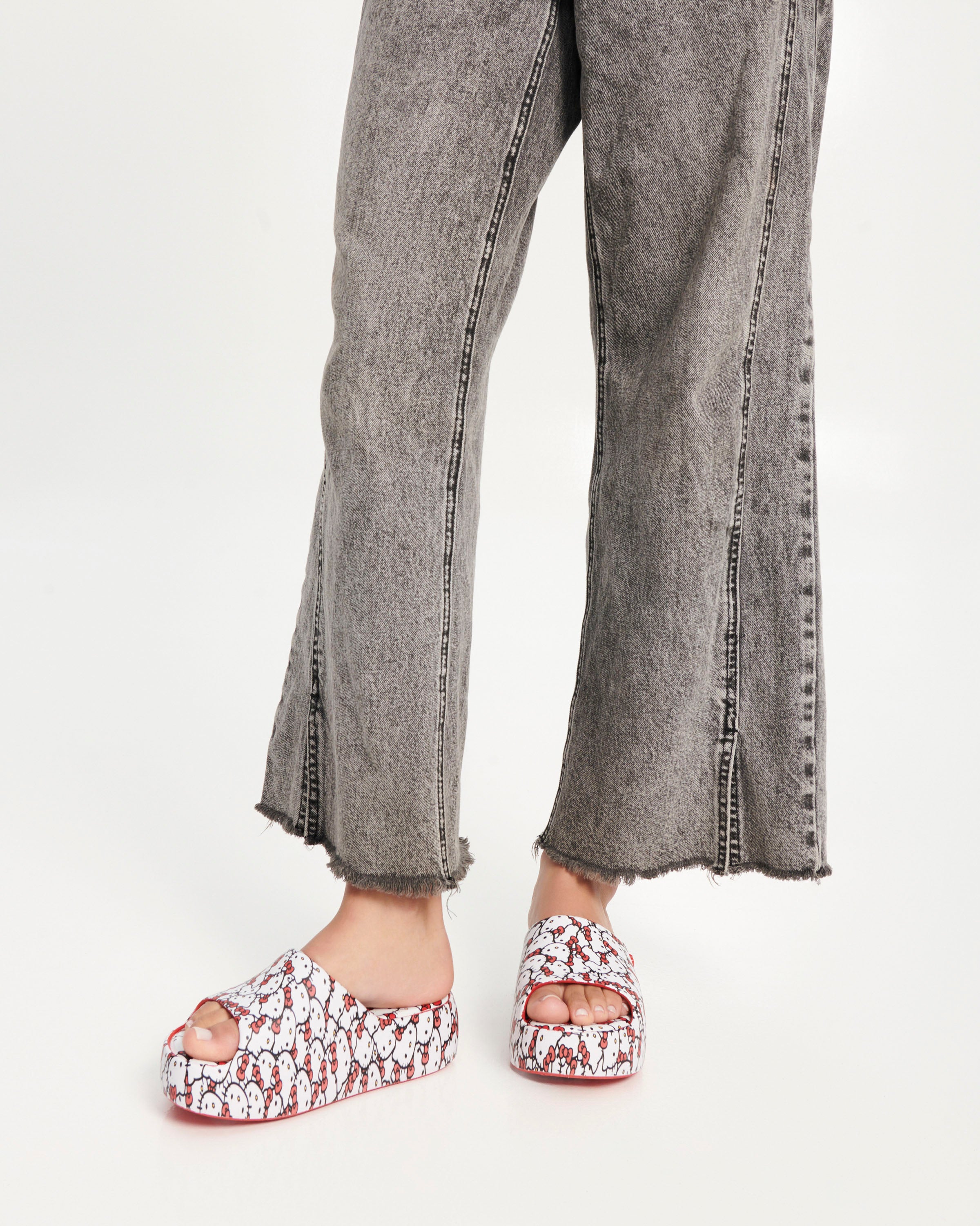 MELISSA FREE PLATFORM SLIDE + HELLO KITTY