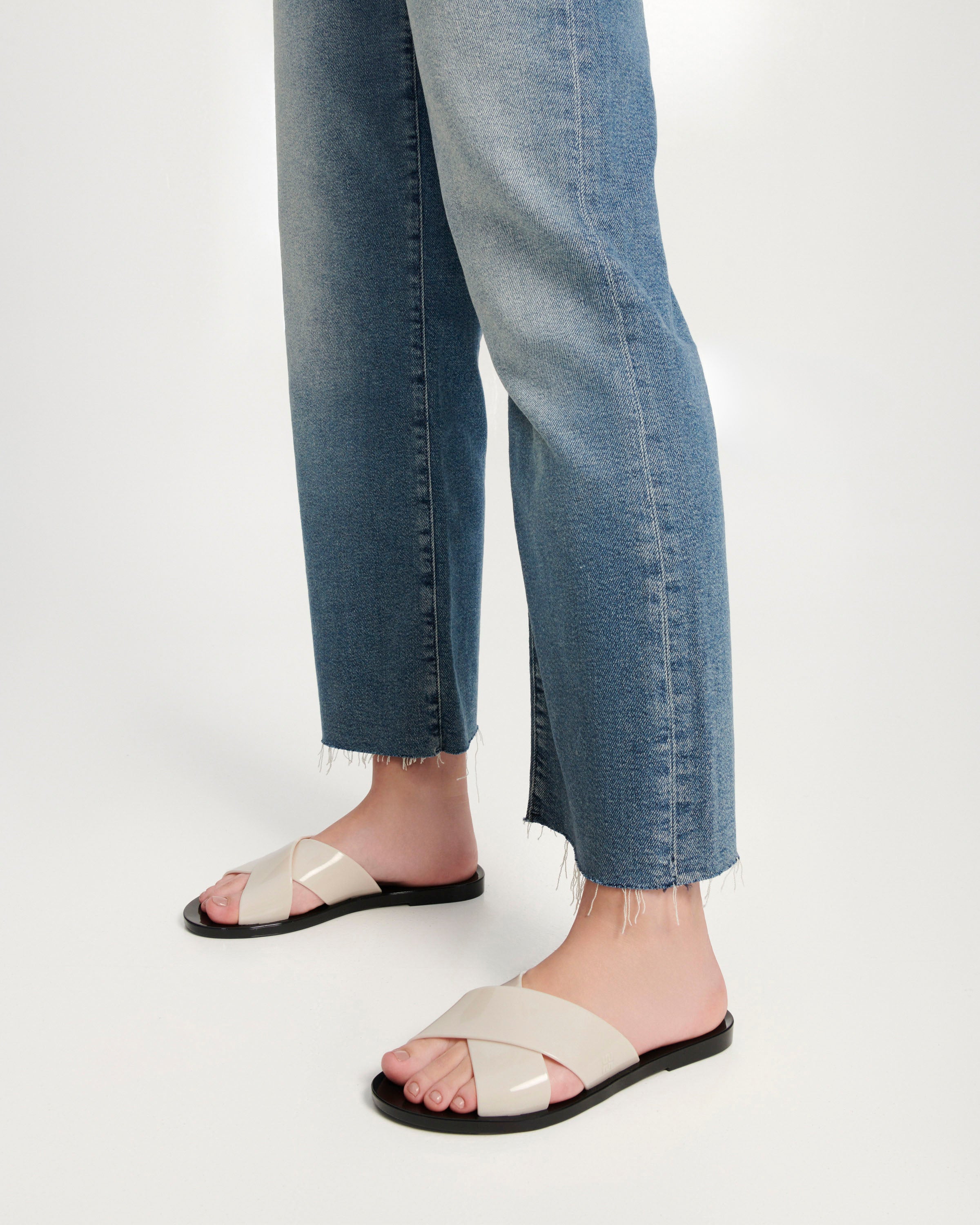 MELISSA ESSENTIAL CROSS SLIDE