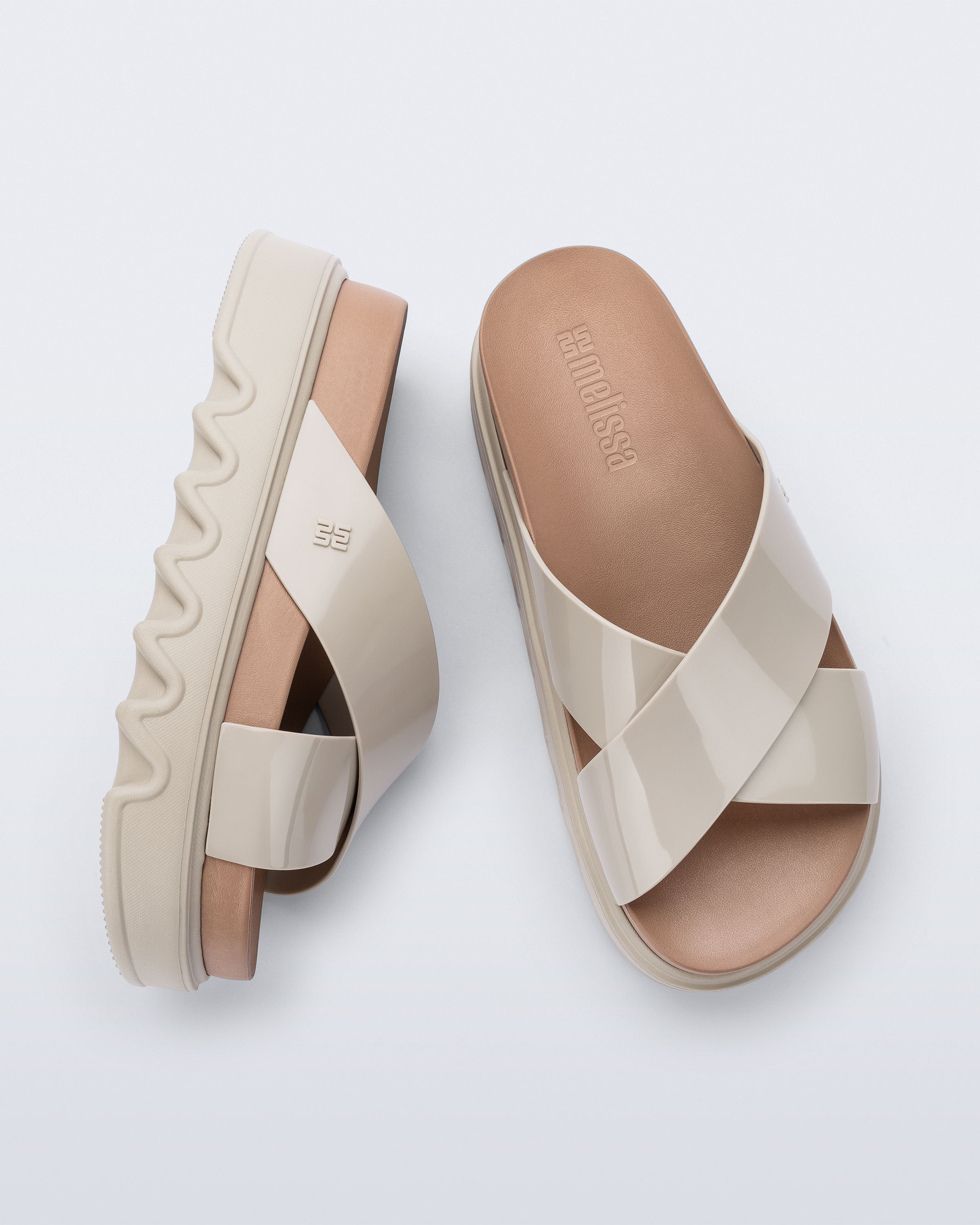 MELISSA COZY CROSS PLATFORM AD BEIGE