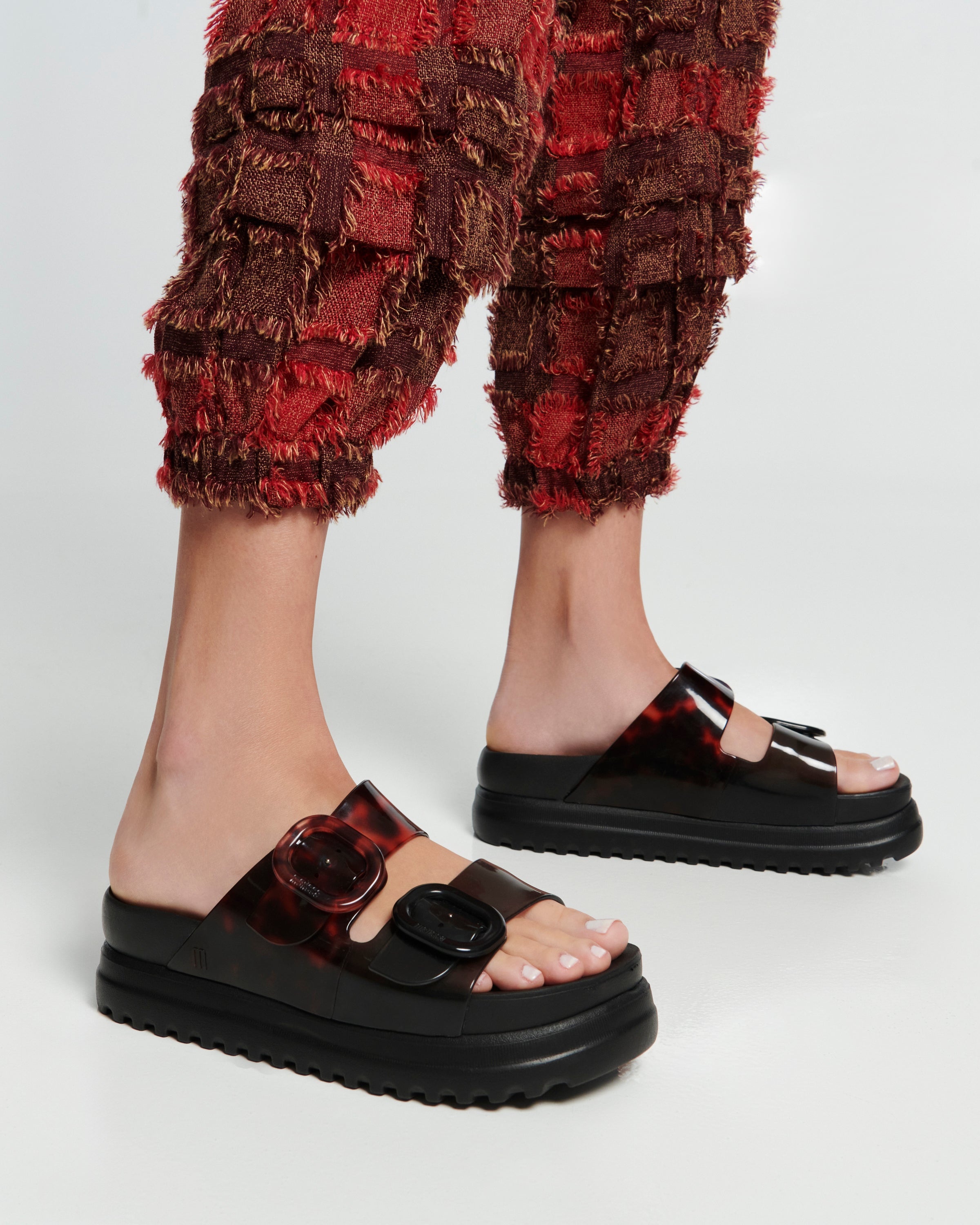 MELISSA COZY SLIDE PLATFORM