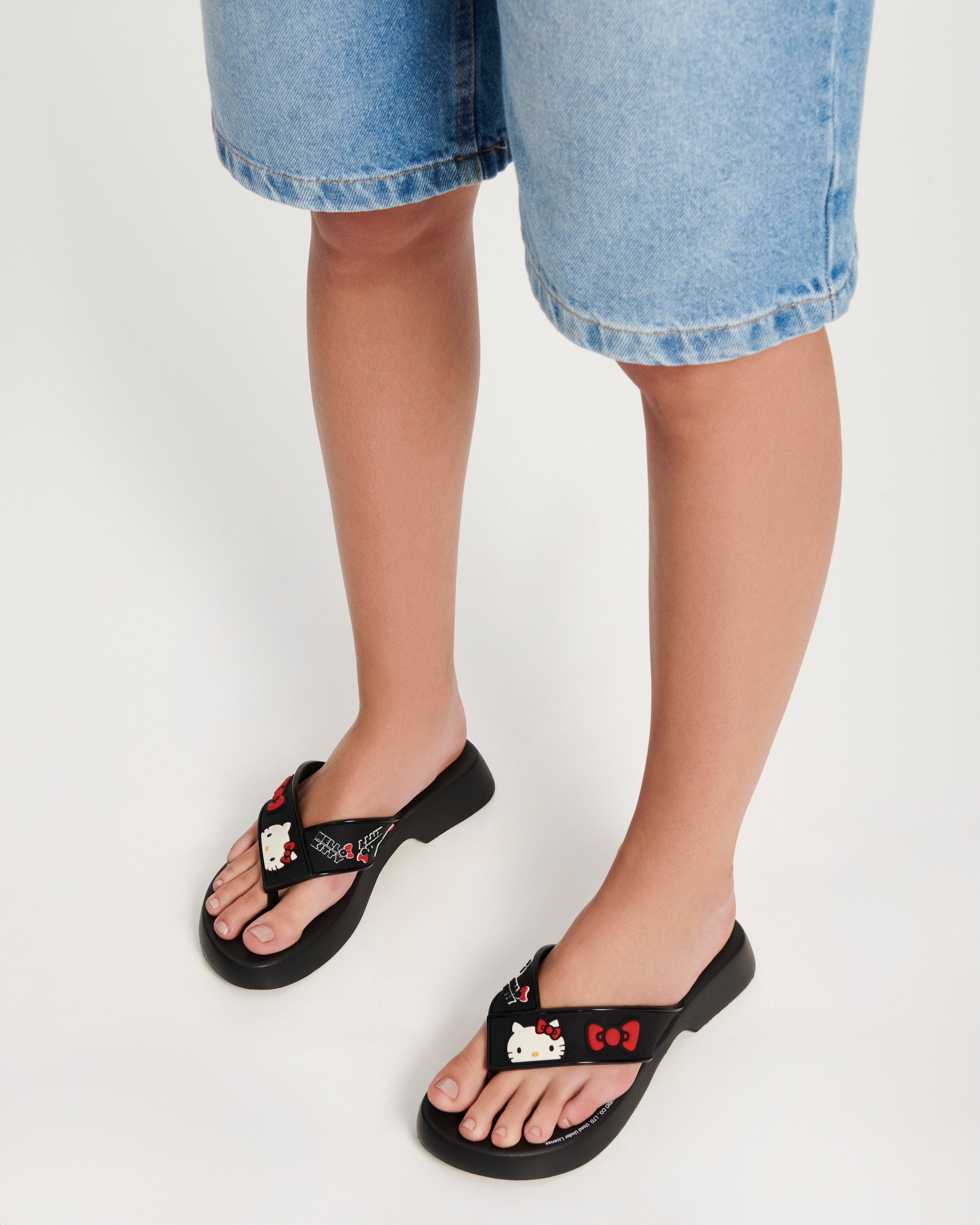 MELISSA FLATFORM + HELLO KITTY BLACK