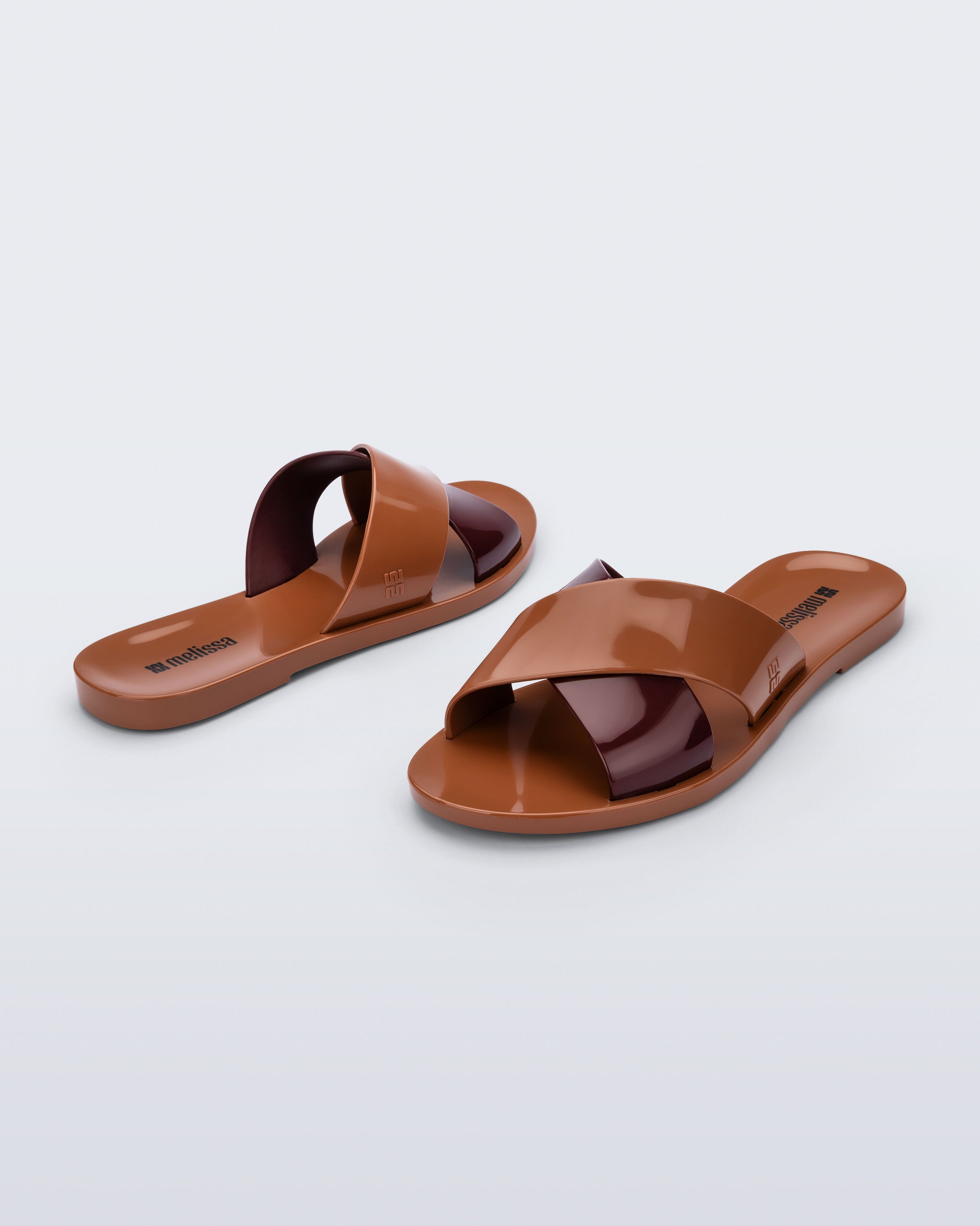 MELISSA ESSENTIAL CROSS SLIDE
