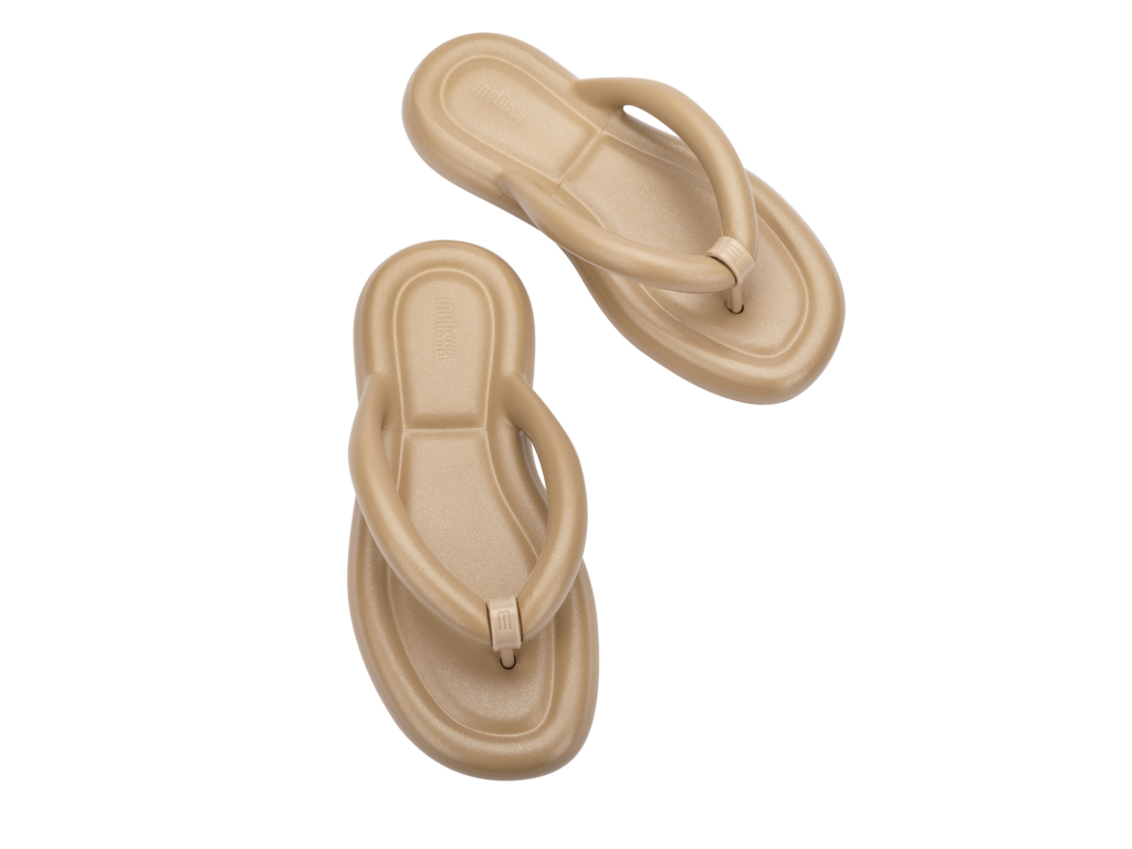 Melissa Flip Flop Free Shiny - Light Caramel | MelissaAustralia